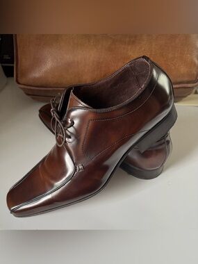 Elegant Brown Leather Derby Shoes for Men